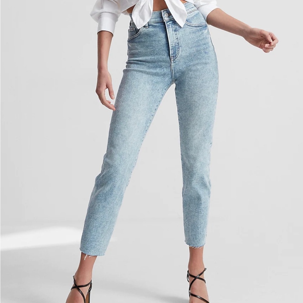 Super High Waisted Raw Hem Mom Jeans